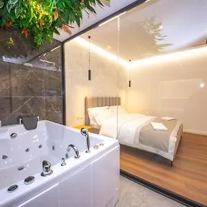 فندق Riviera, تيرانا
